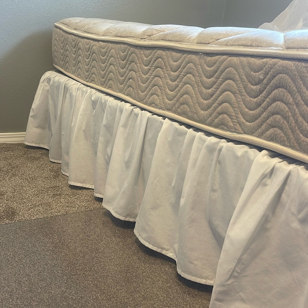 Twin size Bed Skirt
